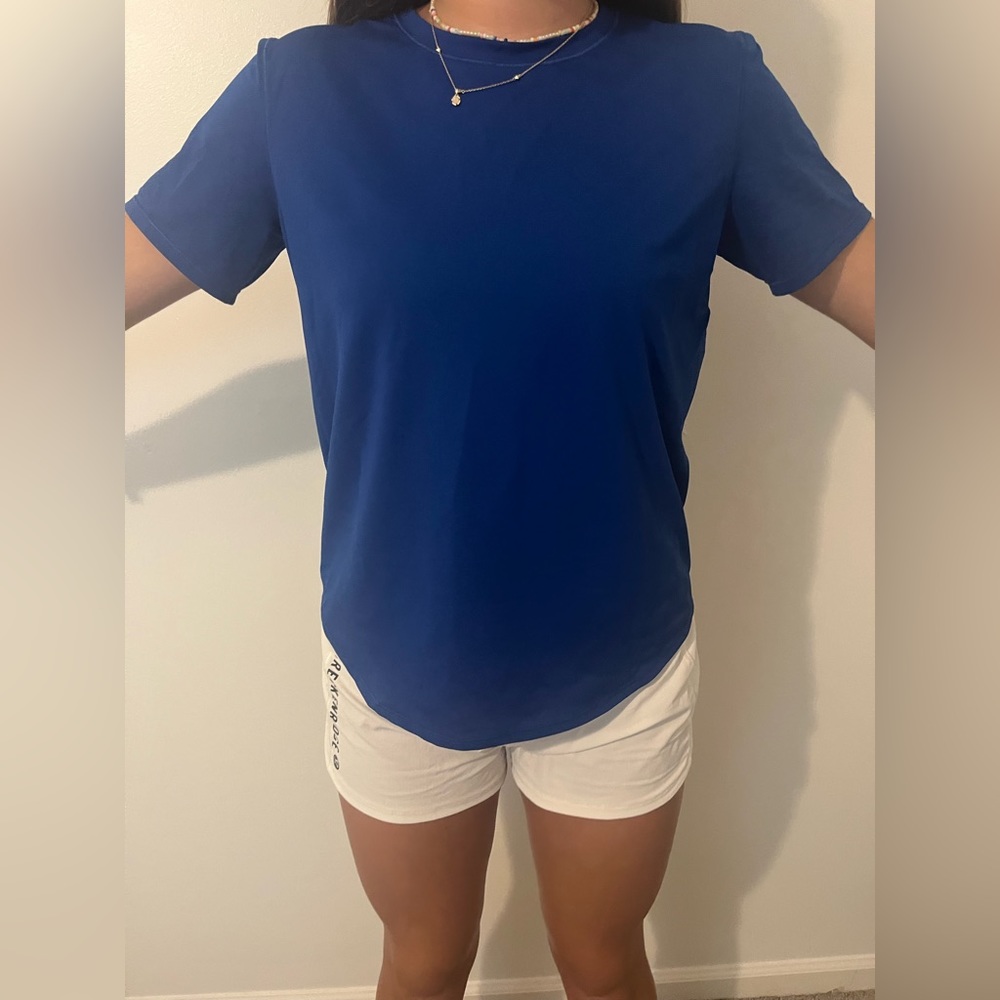 lululemon tee